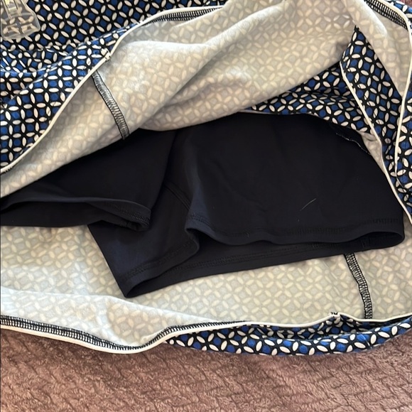 Blue and White Wrap Skort With Pocket for Casual Wear EUC - Picture 7 of 8